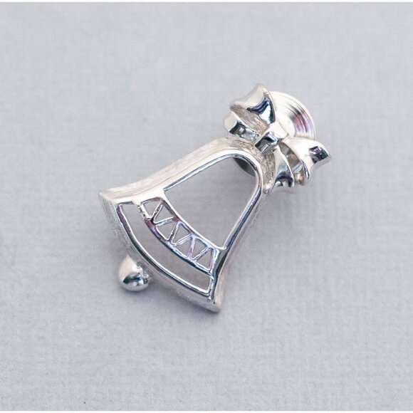 Vintage Silver Tone Christmas Christmas Eve Holiday Bell Pin by Avon - C1 - Picture 1 of 2
